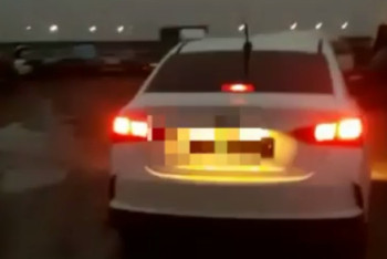 Фотография к новости: Нецензурное слово вместо госномера: водителя оштрафовали в Туркестане