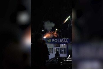 Блогера, запустившего фейерверк с крыши поста полиции, задержали в Алматы