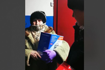 Фотография к новости: Мёрзнущим жителям Экибастуза всю неделю раздавали обогреватели и тёплые одеяла