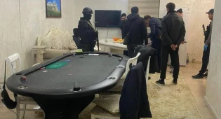 Покерный клуб прикрыли полицейские в Актау
