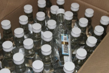 Фотография к новости: Подпольный цех в Абайской области: изъято более 1500 литров алкоголя