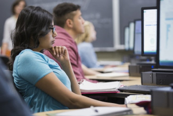 Для работников онлайн-платформ, как Яндекс Такси и Яндекс GO, введут специальный налоговый режим