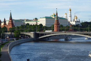 Фотография к новости: Путин подписал закон о запрете "пропаганды" ЛГБТ в России