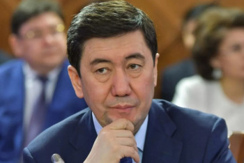 Фотография к новости: "Он не должен уподобляться пропагандистам и политологам" — Кошанов о высказываниях посла России в РК