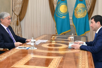 Фотография к новости: Кошанов доложил президенту о деятельности мажилиса