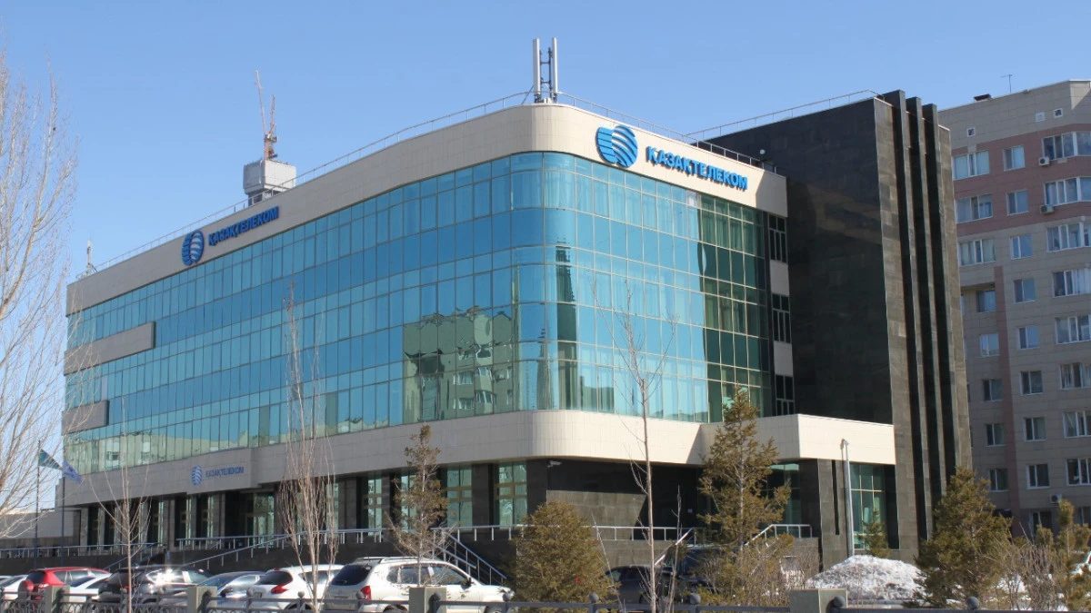 kz.kursiv.media