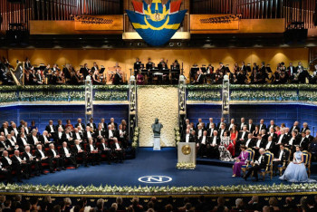 Фотография к новости: В Стокгольме состоялась церемония вручения Нобелевских премий