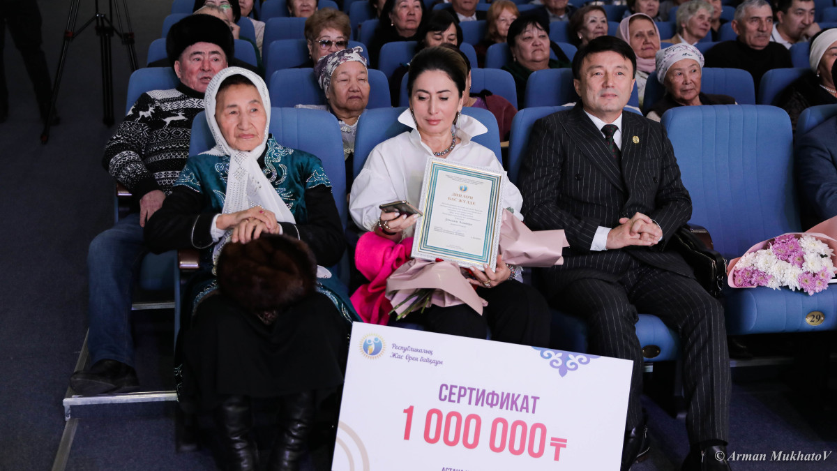 Победителей конкурса "Жас өрен" наградили в Астане