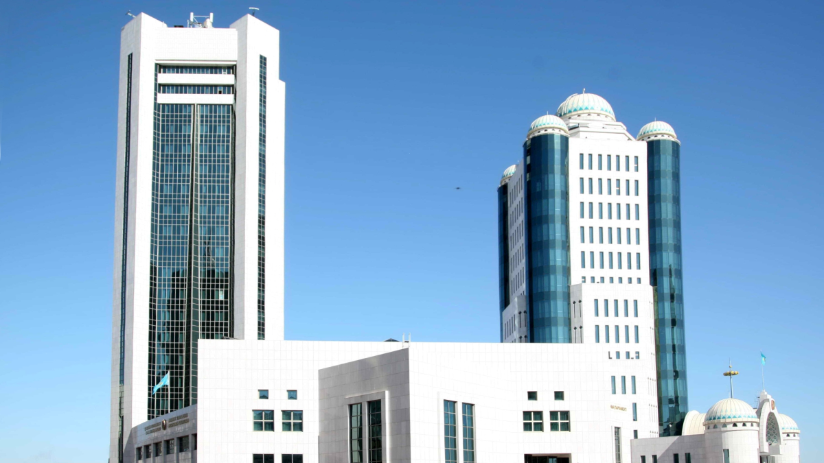 Кошанов созвал совместное заседание палат парламента