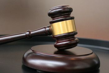 Фотография к новости: Павлодарский юрист отредактировал решение суда из интернета и вручил его клиентке