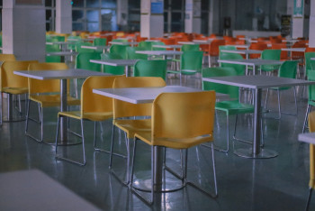 Фотография к новости: В школах Казахстана появятся условия для детей, которые приносят еду с собой