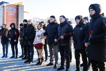 Фотография к новости: Активисты "Жастар Рухы" почтили память лидеров движения "Алаш"