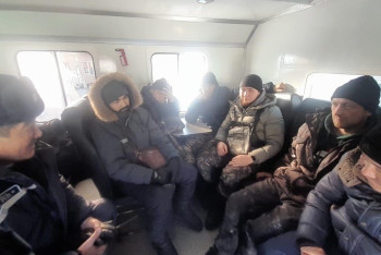 Фотография к новости: 30 человек застряли в снежном заносе в области Жетысу