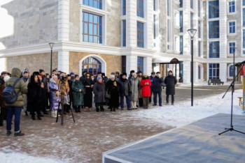 Фотография к новости: Более 300 семей-дольщиков в столице получили ключи от квартир