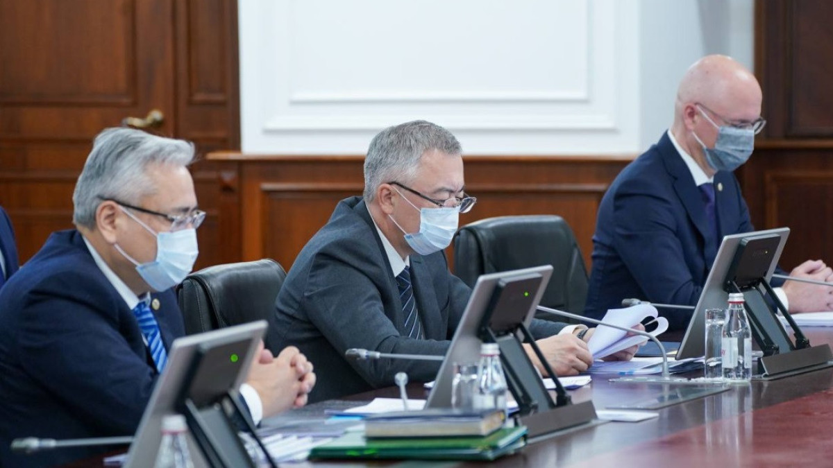 Более двух триллионов тенге потратят на замену теплосетей в Казахстане