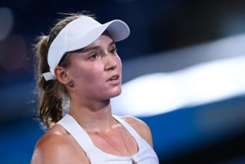 Елена Рыбакина меньше чем за час обыграла пятую ракетку мира