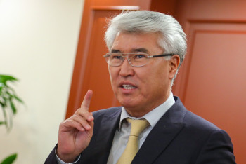 Фотография к новости: Арыстанбеку Мухамедиулы продлили арест до 20 января