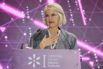 Книгу о девушке-беркутчи из Монголии презентовали в Астане