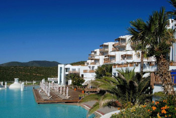 Фотография к новости: "Никому не нужные два роскошных отеля в Турции" — депутат потребовал аудит активов квазигоссектора