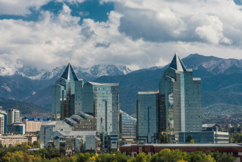 Фотография к новости: Тысячу долларов в среднем тратят туристы в Алматы за три-пять дней