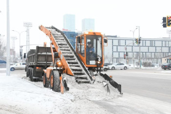 Фотография к новости: Более 1800 грузовиков снега вывезли из Астаны