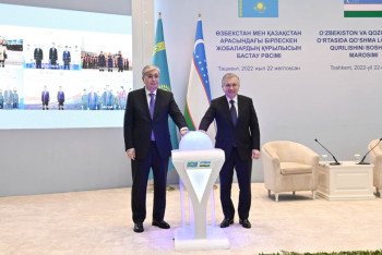 Фотография к новости: Строительство совместных объектов запустили Токаев и Мирзиёев