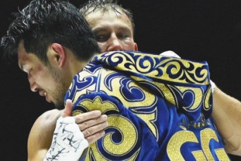 Фотография к новости: Что случилось с подаренным Головкиным Мурате казахским чапаном