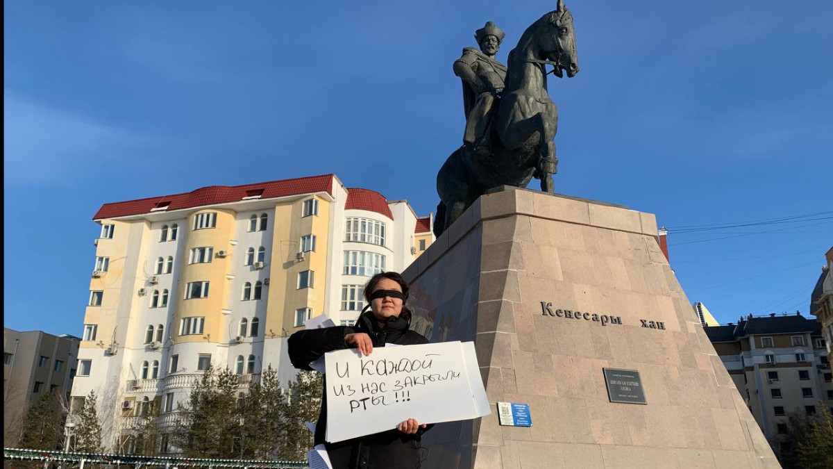 "Нам надоело, что государство позволяет всему этому быть" - в столице прошёл пикет против домогательств