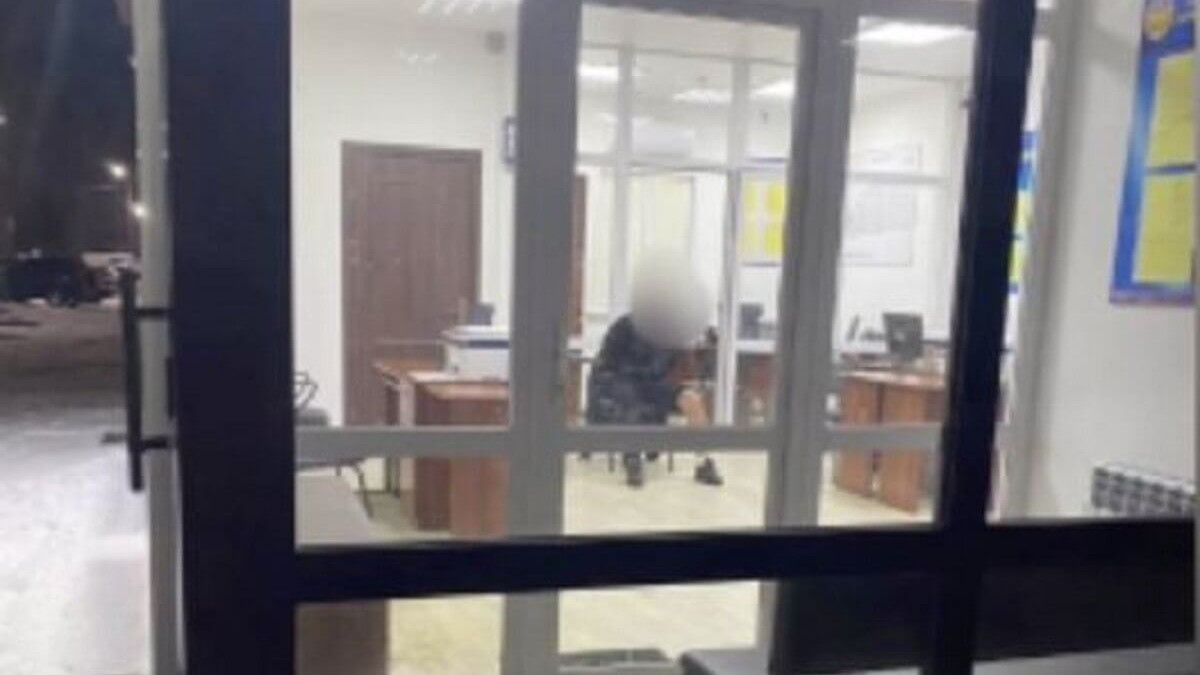 Пьяный мужчина вломился в полицейский пункт в Павлодаре