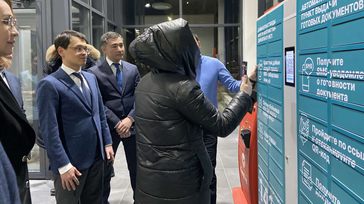 Постаматы для выдачи готовых документов появились в Астане