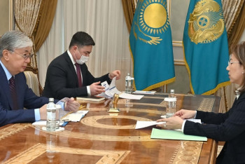 Токаеву представили меры по ограничению закредитованности населения