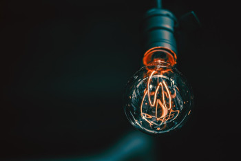 Фотография к новости: В Туркестанской области жители сразу трех сел жалуются на постоянные скачки напряжения в сети