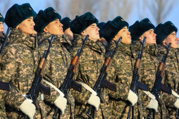 Фотография к новости: Зарплаты военнослужащих в 2023 году увеличат на 60 процентов