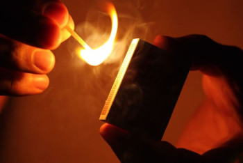 Фотография к новости: Пьяный мужчина поджёг автомобиль своей знакомой