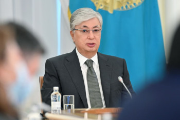 Фотография к новости: Закон по вопросам транспорта подписал президент РК