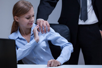 Фотография к новости: Насилие и домогательства на работе: Минтруда готовит поправки в закон