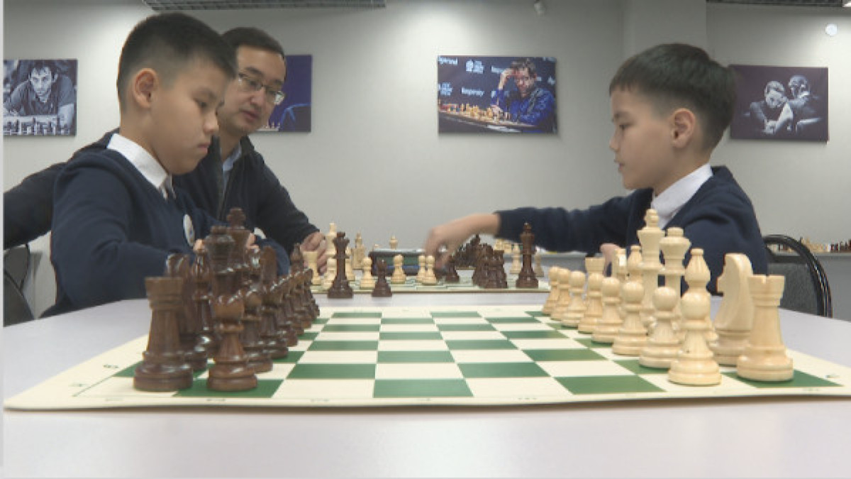 Казахстанец стал чемпионом Азии среди школьников по молниеносным шахматам
