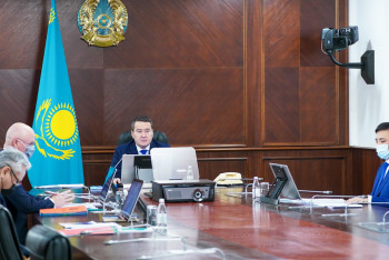 Алихан Смаилов провел первое заседание Республиканского штаба по реализации Предвыборной программы Президента