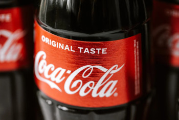 Фотография к новости: Алкоголь под видом Coca-Cola пытались пронести в колонию строгого режима