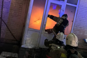 Фотография к новости: В Уральске загорелся архив