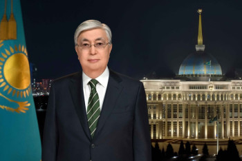 Фотография к новости: "С большой надеждой смотрю в 2023 год". Токаев поздравил казахстанцев