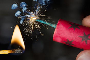 Фотография к новости: 15 человек получили ожоги от фейерверков в Казахстане