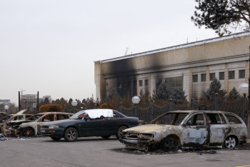 Фотография к новости: Один за другим были захвачены акиматы крупных городов - Берик Асылов о январской трагедии