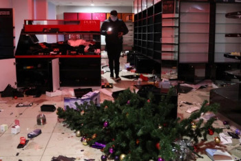 Пока полицейские защищали департамент, мародёры грабили город - МВД об Алматы в январе 2022