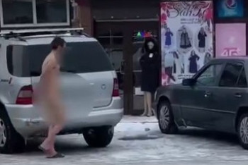 Голый мужчина разгуливал по улицам Жезказгана