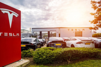 Фотография к новости: В Южной Корее оштрафовали Tesla за сокращение работы автомобиля в мороз