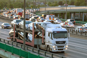 Фотография к новости: Ассоциация страховщиков прокомментировала запрет на страховку владельцев авто с иностранными номерами
