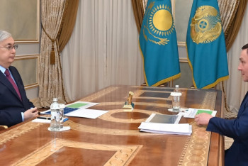 Фотография к новости: Токаев похвалил акима Акмолинской области