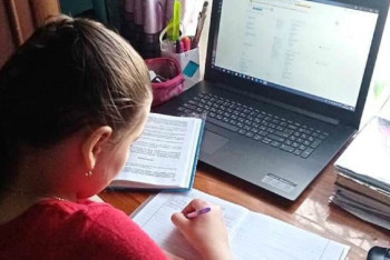 Часть школьников будет учиться дистанционно 12 января в Астане