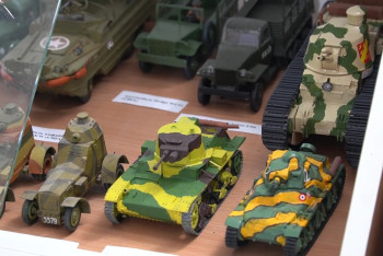 Фотография к новости: Более 500 моделей военной техники собрал житель Уральска